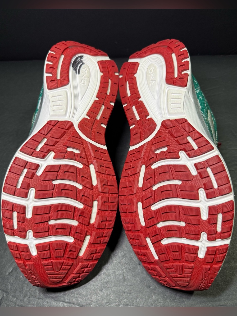Brooks Revel 3 Women’s “ Limited Christmas Edition “ Running Sneakers Size-10 - Picture 8 of 9